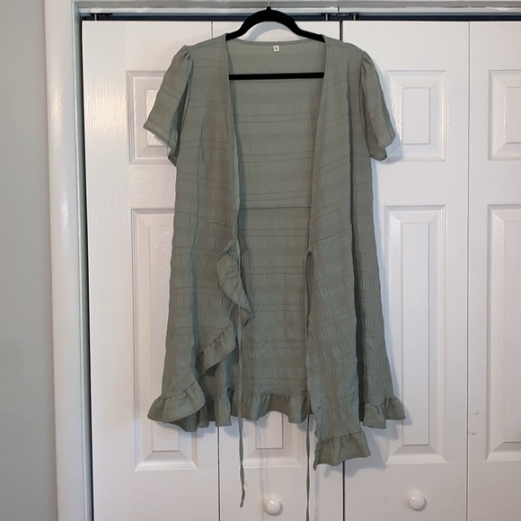 Green wrap v neck dress - Picture 6 of 6